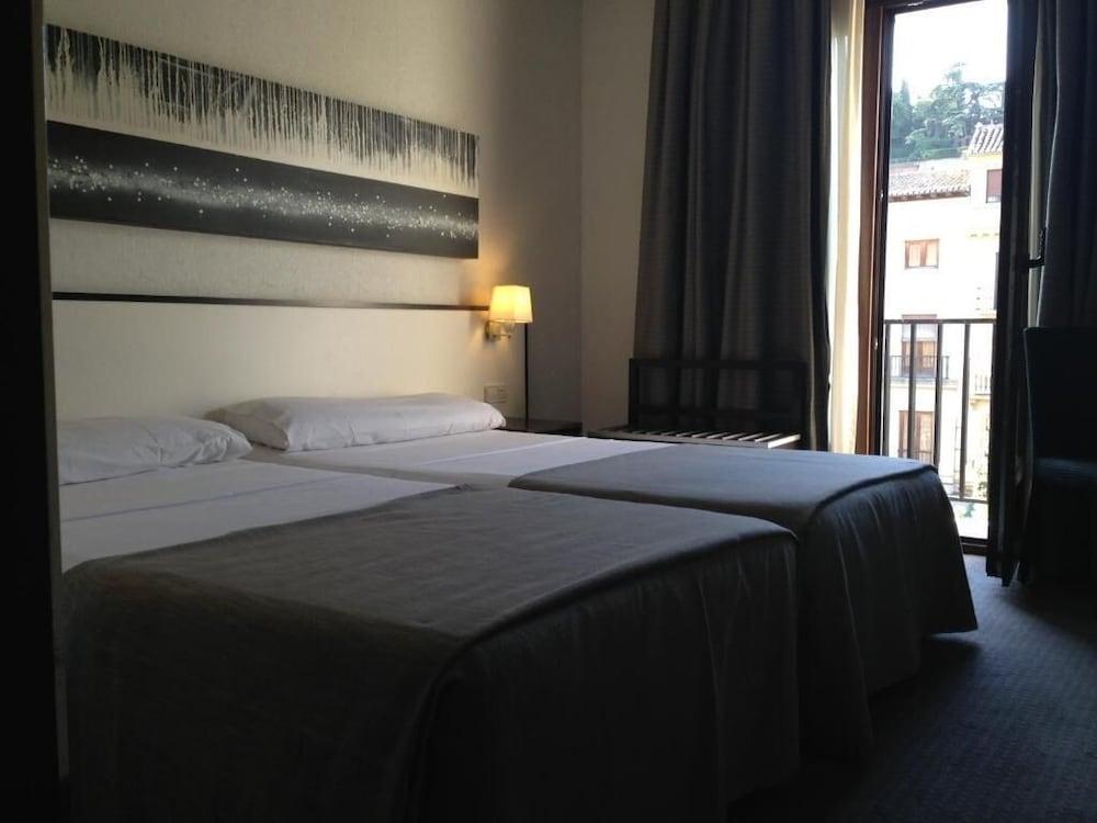 Hotel Macia Plaza Granada Buitenkant foto